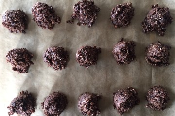 Quinoa Flake Dark Chocolate Energy Balls